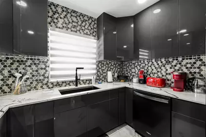 285 NW 45th St, Miami, FL 33127 - Photo 13