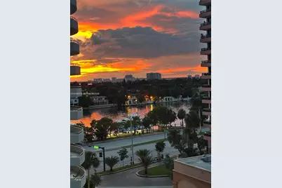 5161 Collins Ave #811, Miami Beach, FL 33140 - Photo 1