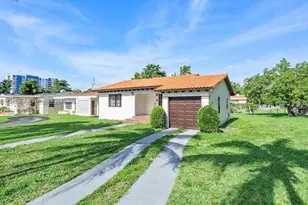 860 NW 17th Ct, Miami, FL 33125 - Photo 3