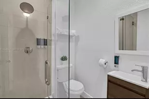860 NW 17th Ct, Miami, FL 33125 - Photo 13