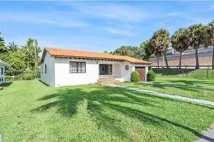 860 NW 17th Ct, Miami, FL 33125 - Photo 5