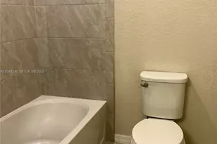 4984 Greenway Dr, Hollywood, FL 33021 - Photo 31