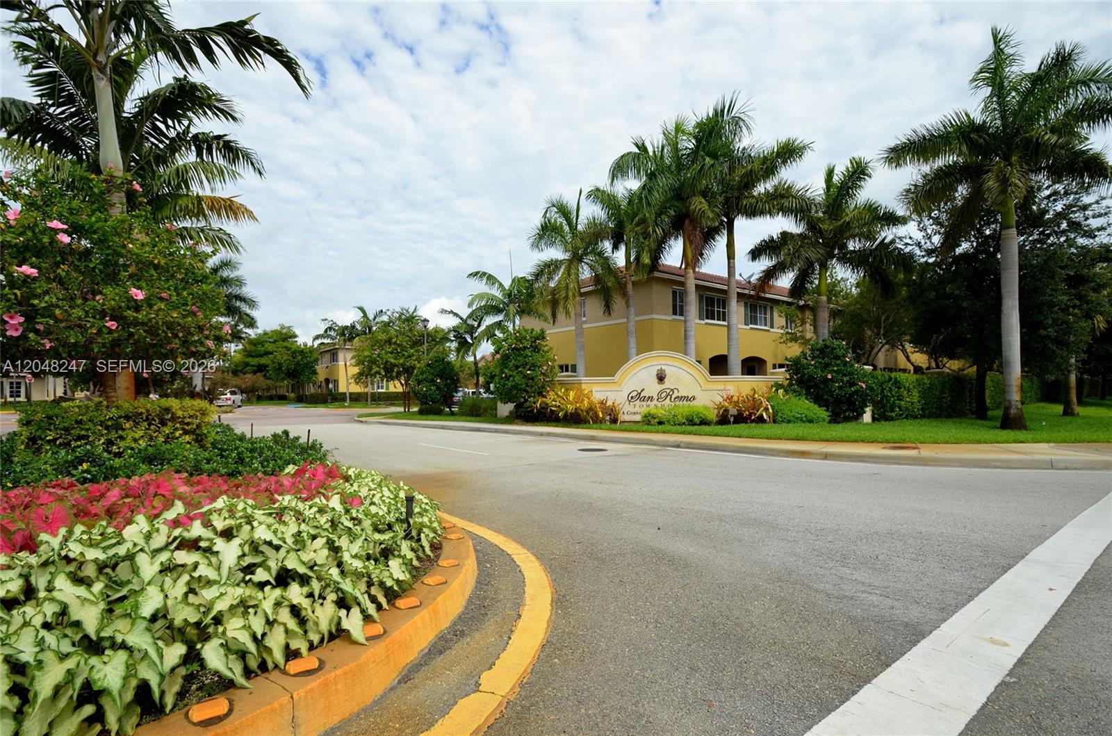 6059 SW 19th Ct #6059 main architectural view