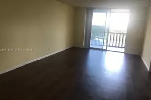 3001 W Rolling Hills Cir, Davie, FL 33328 - Photo 3