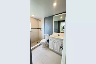 5525 N Lakewood Cir N #215, Margate, FL 33063 - Photo 15