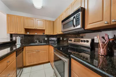 9301 SW 92nd Ave #A304, Miami, FL 33176 - Photo 3