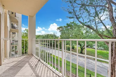 9301 SW 92nd Ave #A304, Miami, FL 33176 - Photo 7