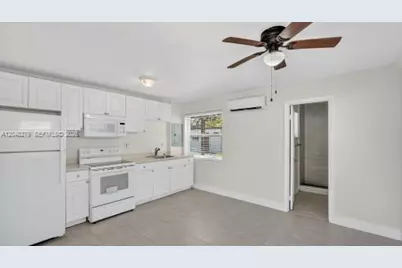 1010 NE 138th St, North Miami, FL 33161 - Photo 13