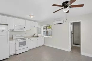 1010 NE 138th St, North Miami, FL 33161 - Photo 13