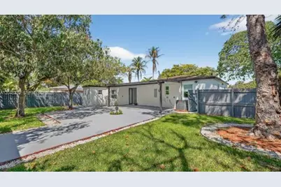 1010 NE 138th St, North Miami, FL 33161 - Photo 17