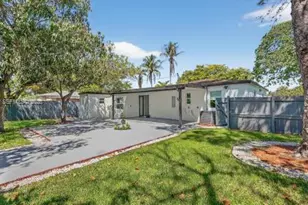 1010 NE 138th St, North Miami, FL 33161 - Photo 17