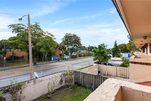 17908 NW 68th Ave, Hialeah, FL 33015 - Photo 23
