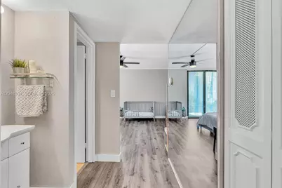 3375 N Country Club Dr #905, Aventura, FL 33180 - Photo 19