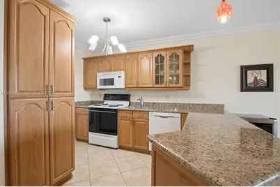 1000 Hillcrest Ct #303, Hollywood, FL 33021 - Photo 3