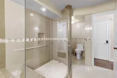 6423 Collins Ave #703, Miami Beach, FL 33141 - Photo 37