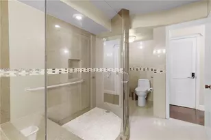 6423 Collins Ave, Miami Beach, FL 33141 - Photo 37