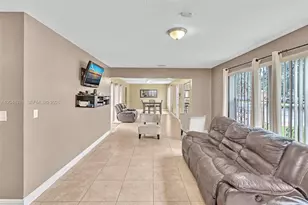 331 NE 176th St, North Miami Beach, FL 33162 - Photo 15