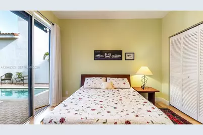 1221 E Bel Aire Dr E, Pembroke Pines, FL 33027 - Photo 43