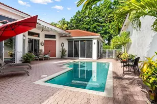 1221 E Bel Aire Dr E, Pembroke Pines, FL 33027 - Photo 5