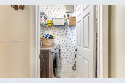1221 E Bel Aire Dr E, Pembroke Pines, FL 33027 - Photo 45