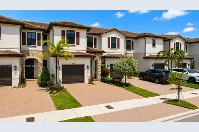 10934 W 33rd Way, Hialeah, FL 33018 - Photo 3