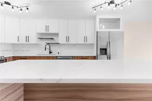 8752 SW 12th St, Miami, FL 33174 - Photo 7