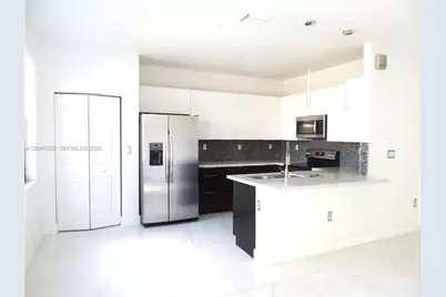 9336 W 34th Ct, Hialeah, FL 33018 - Photo 9