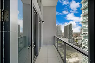31 SE 6th St, Miami, FL 33131 - Photo 7