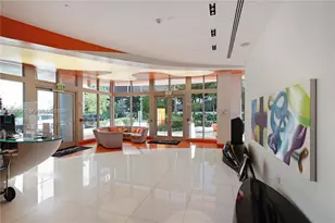 31 SE 6th St, Miami, FL 33131 - Photo 3