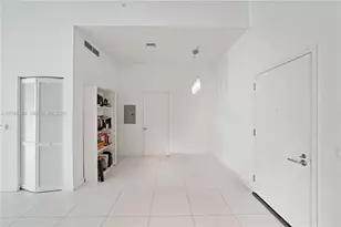 31 SE 6th St, Miami, FL 33131 - Photo 17