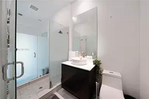 31 SE 6th St, Miami, FL 33131 - Photo 15