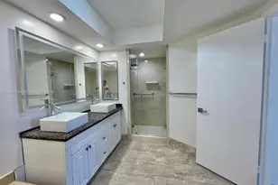 20281 E Country Club Dr, Aventura, FL 33180 - Photo 21