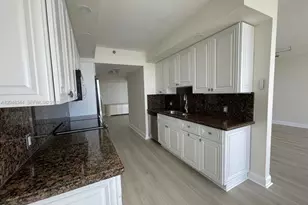 20281 E Country Club Dr, Aventura, FL 33180 - Photo 11