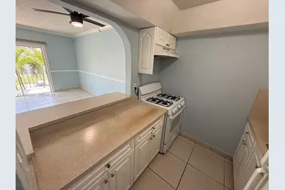 1350 W 53rd St #29, Hialeah, FL 33012 - Photo 5