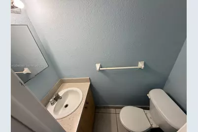 1350 W 53rd St #29, Hialeah, FL 33012 - Photo 9