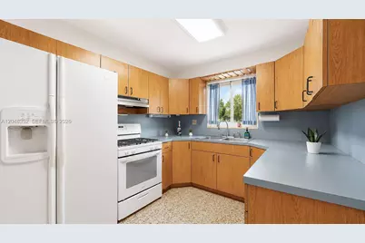 10020 Bahia Dr, Cutler Bay, FL 33189 - Photo 15