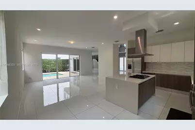 10108 NW 77th St #10108, Doral, FL 33178 - Photo 9