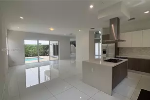 10108 NW 77th St, Doral, FL 33178 - Photo 9