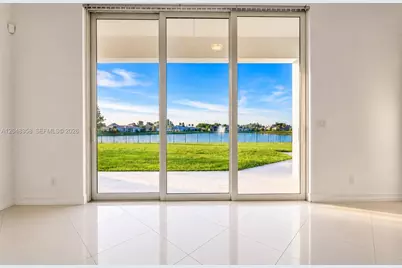 5301 S Sterling Ranch Cir, Davie, FL 33314 - Photo 13
