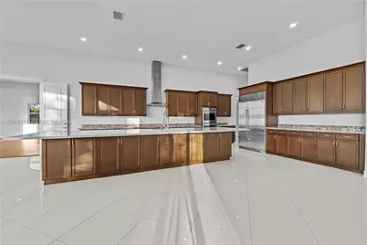 5301 S Sterling Ranch Cir, Davie, FL 33314 - Photo 29