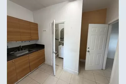 621 E 52nd St #W, Hialeah, FL 33013 - Photo 5