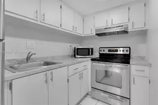4715 NW 7th St, Miami, FL 33126 - Photo 7