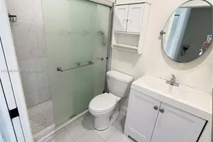 6926 NW 166th Terrace, Miami Lakes, FL 33014 - Photo 9