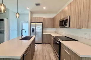 4740 NW 84th Ct, Doral, FL 33166 - Photo 3