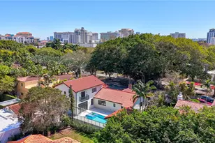 519 Alhambra Cir, Coral Gables, FL 33134 - Photo 23