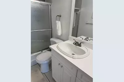 5601 Collins Ave #823, Miami Beach, FL 33140 - Photo 23