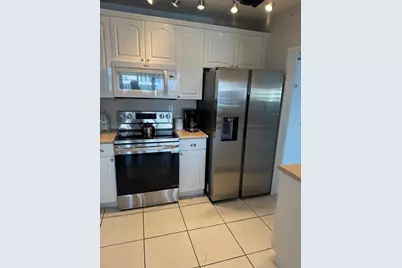 5601 Collins Ave #823, Miami Beach, FL 33140 - Photo 3