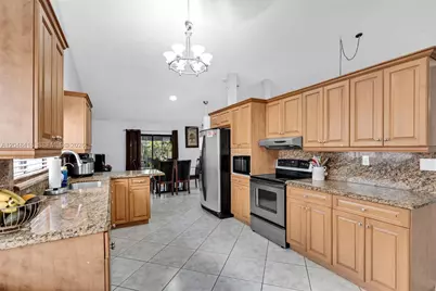 8650 NW 46th Ct, Lauderhill, FL 33351 - Photo 7