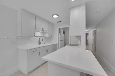 810 SW 12th Ct #810, Fort Lauderdale, FL 33315 - Photo 3