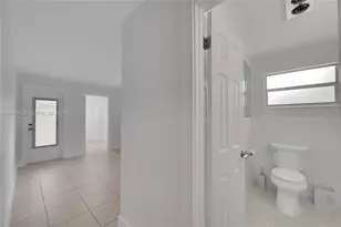 808 SW 12th Ct, Fort Lauderdale, FL 33315 - Photo 13